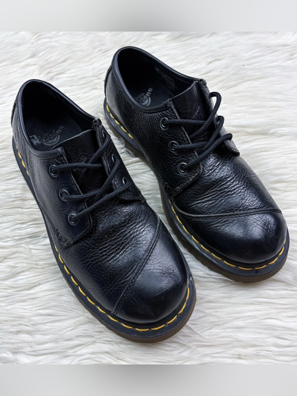 Dr. Martens Oxford Pebble Leather Lace Shoe Black Leather Womens Size 8